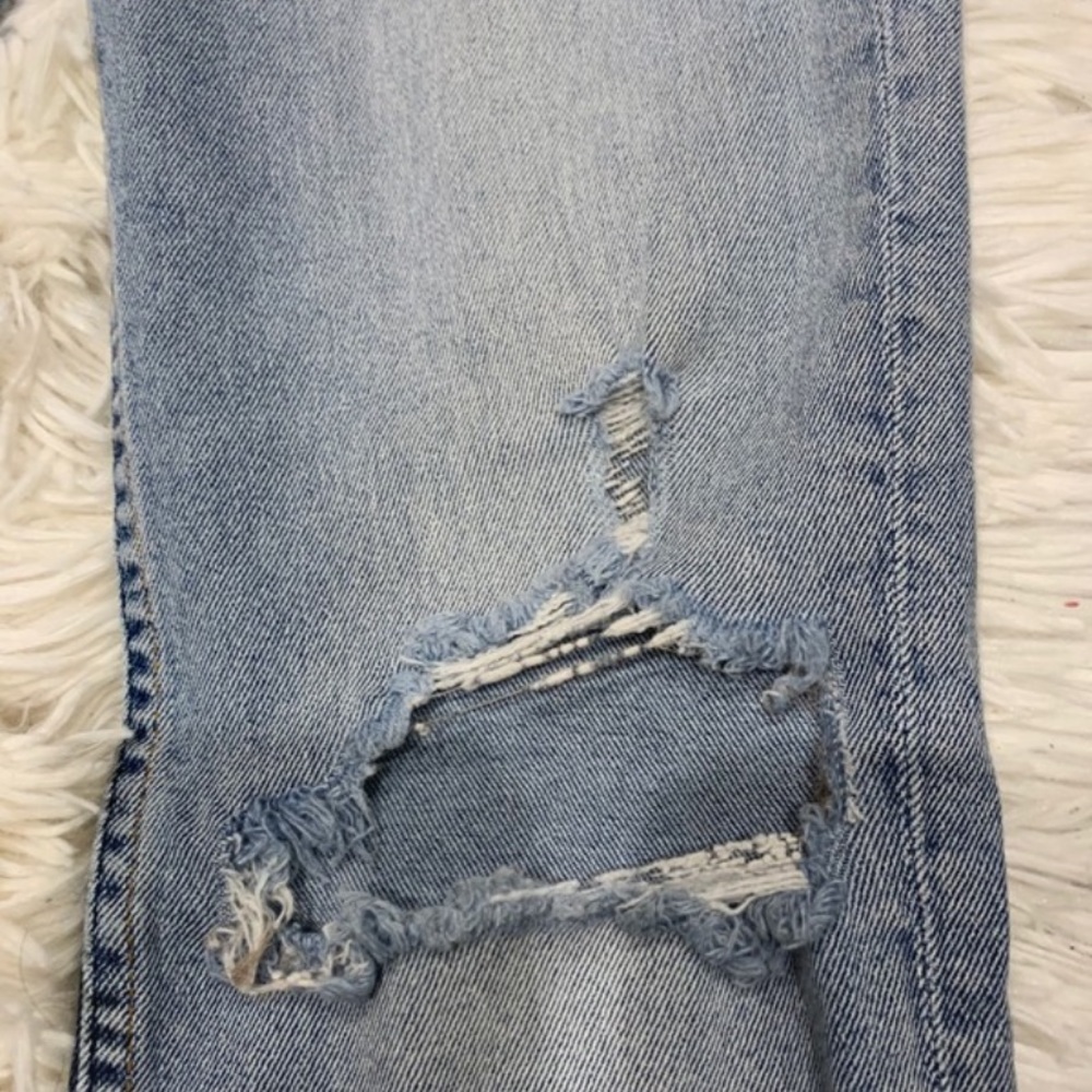 Light-Wash Ripped Jeans - Picture 4 of 8